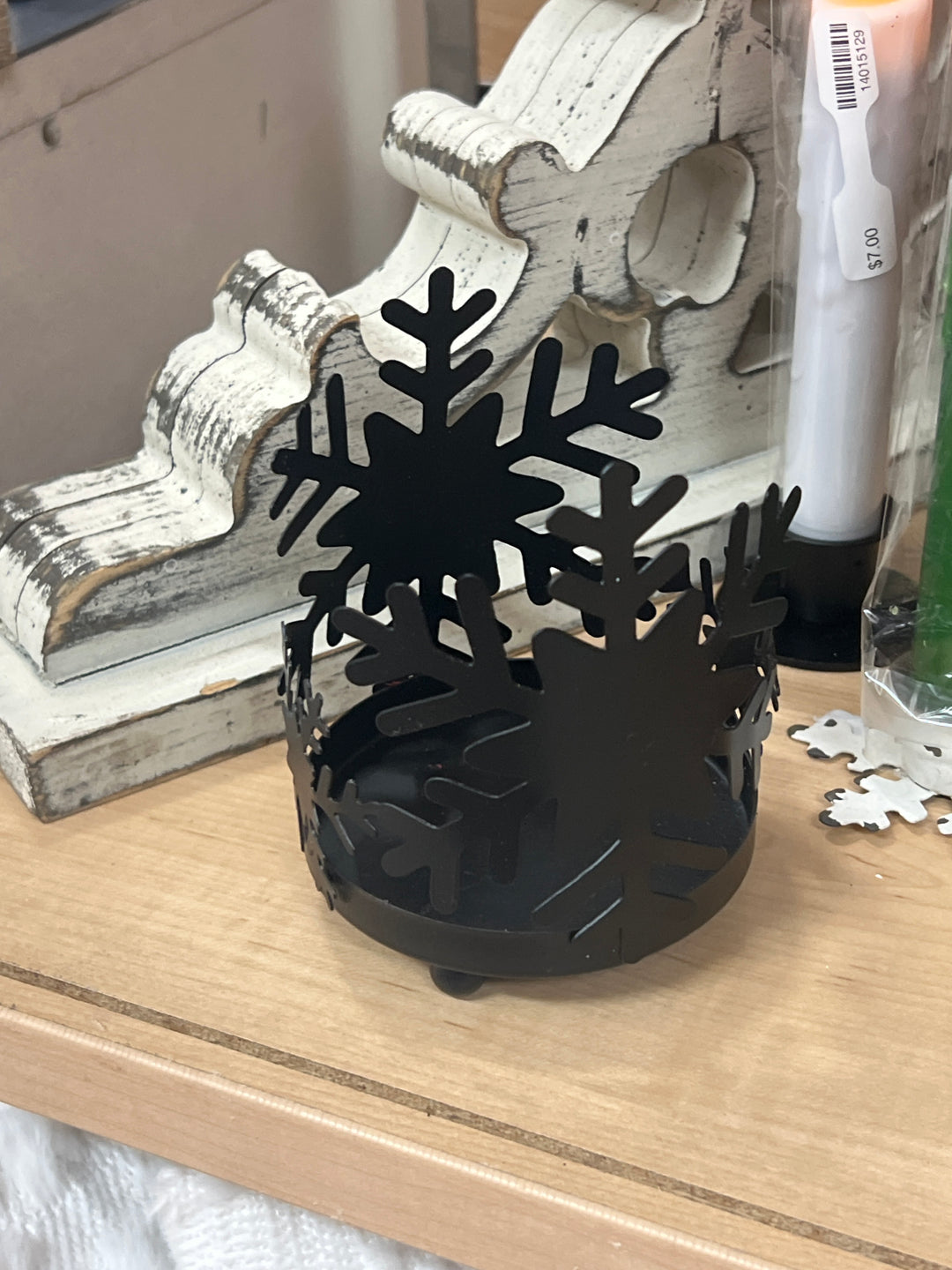 Black Metal Snowflake Pillar Holder