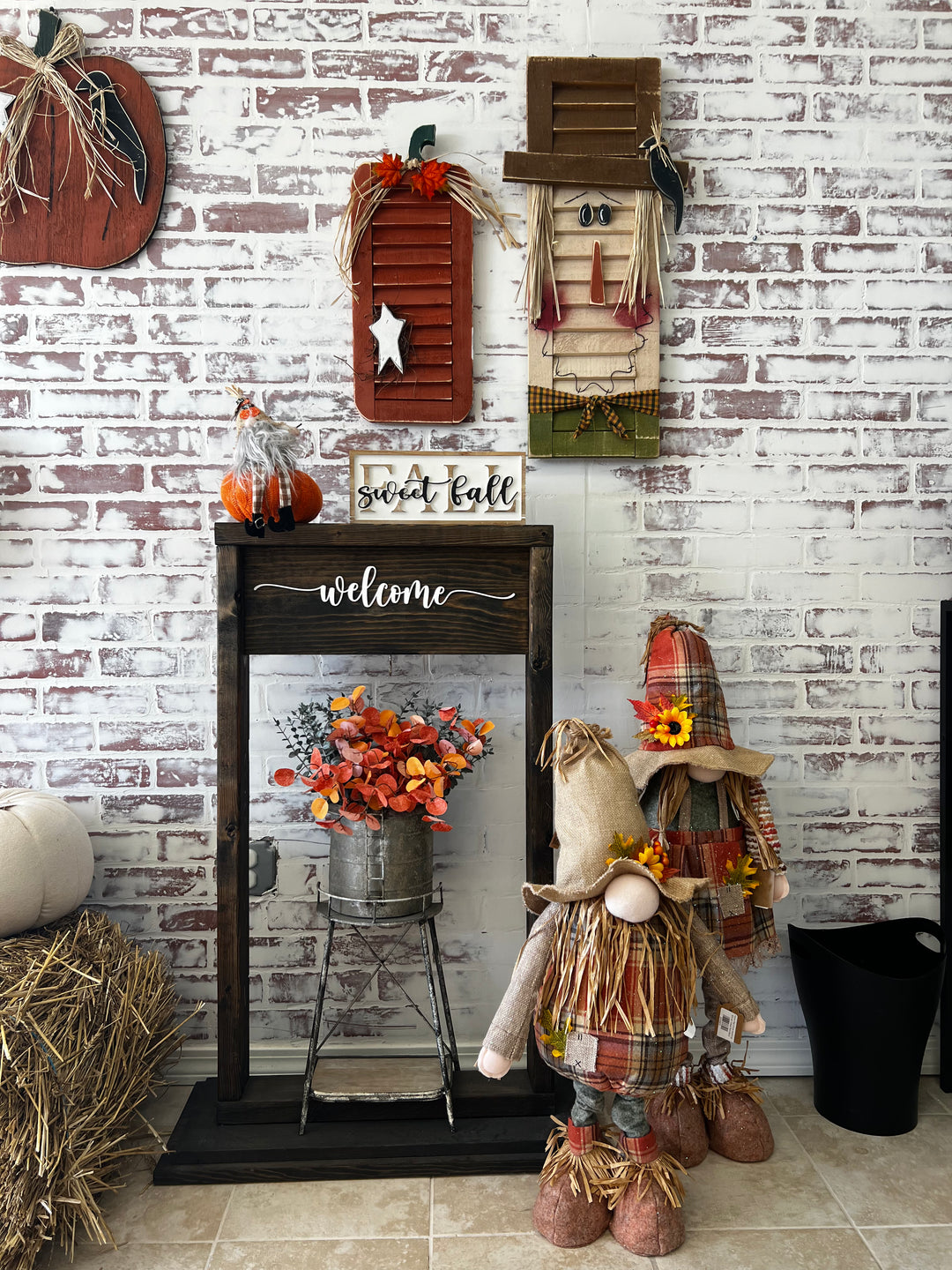 Welcome Stand