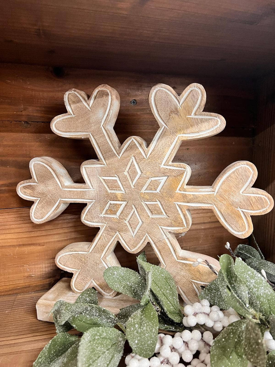 Snowflake Sitter 16in